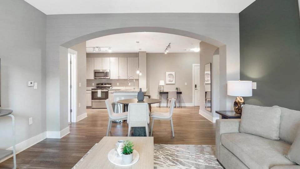 Landing Modern Apartment with Amazing Amenities (ID7558X47) Apartment in Stono River
