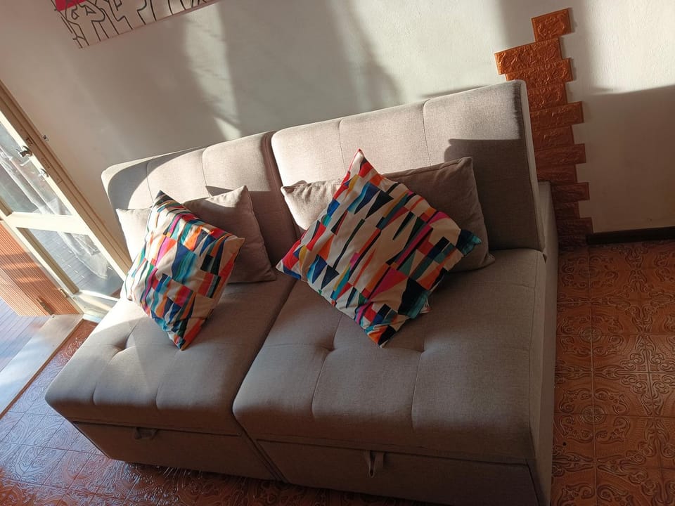 Bed, Living room