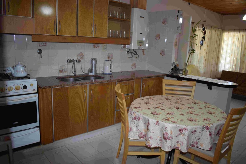 minibar, kitchen