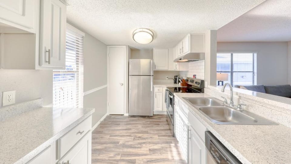 Landing Modern Apartment with Amazing Amenities (ID6123X10) Apartment in Lake Magdalene