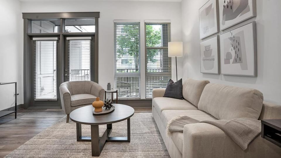 Landing Modern Apartment with Amazing Amenities (ID5175X53) Apartment in Charlotte