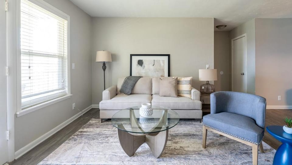 Landing Modern Apartment with Amazing Amenities (ID6096X94) Apartment in Hermitage