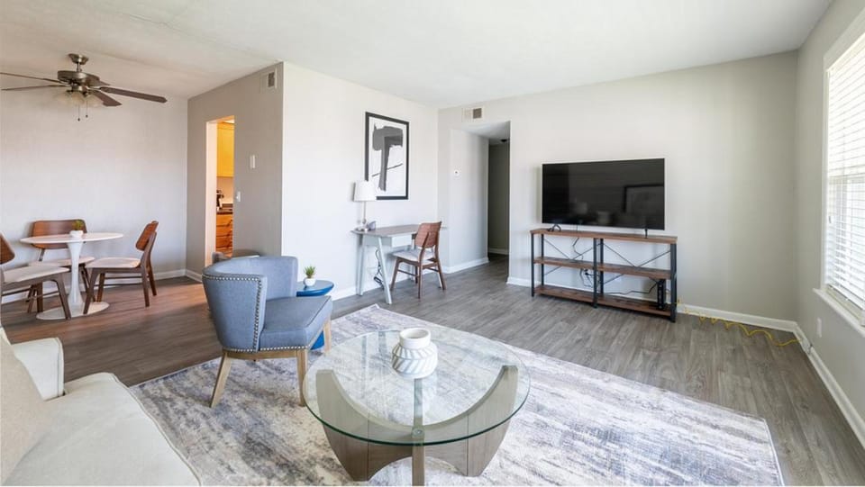 Landing Modern Apartment with Amazing Amenities (ID6096X94) Apartment in Hermitage