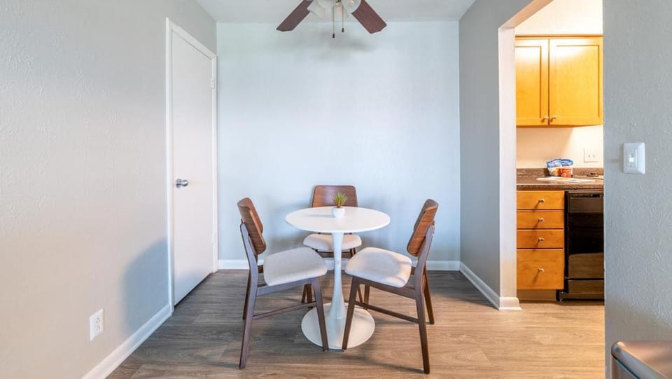 Landing Modern Apartment with Amazing Amenities (ID6096X94) Apartment in Hermitage