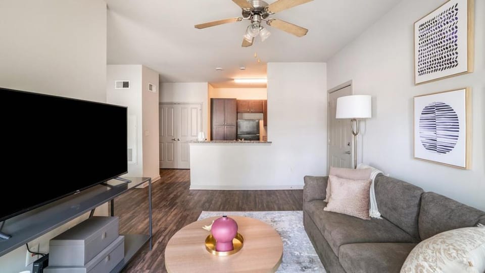 Landing Modern Apartment with Amazing Amenities (ID8014X44) Apartment in Covington