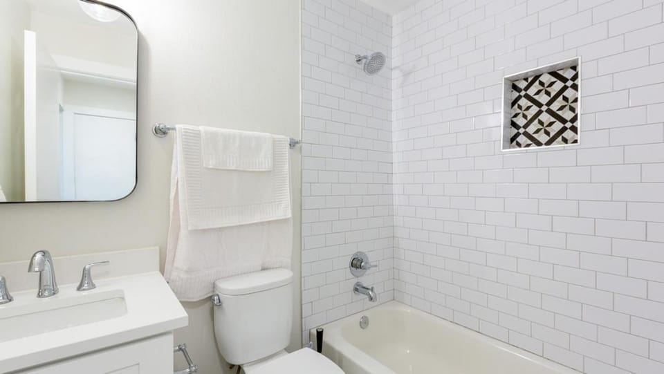 Landing Modern Apartment with Amazing Amenities (ID7169X22) Apartment in Dallas