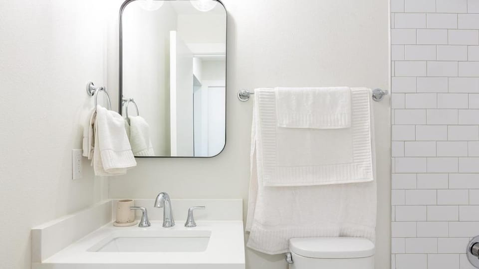Landing Modern Apartment with Amazing Amenities (ID7169X22) Apartment in Dallas