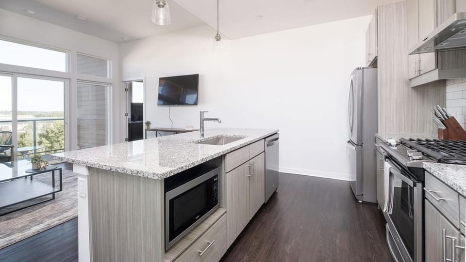 Landing Modern Apartment with Amazing Amenities (ID6766X37) Apartment in Birmingham