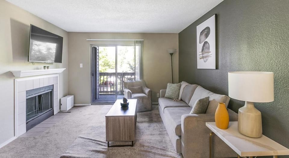 Landing Modern Apartment with Amazing Amenities (ID7025X65) Apartment in Glendale
