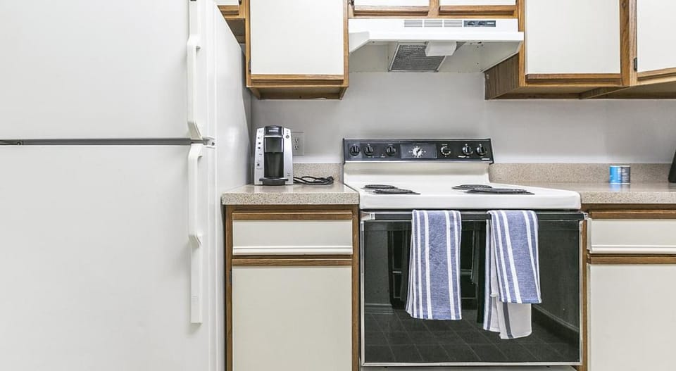 Landing Modern Apartment with Amazing Amenities (ID7025X65) Apartment in Glendale