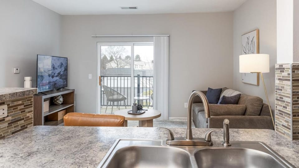 Landing Modern Apartment with Amazing Amenities (ID7168X66) Apartment in Dublin