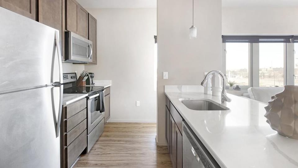 Landing Modern Apartment with Amazing Amenities (ID9976X80) Apartment in Omaha