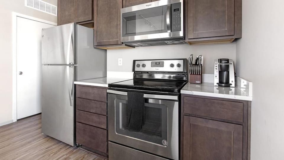 Landing Modern Apartment with Amazing Amenities (ID9976X80) Apartment in Omaha