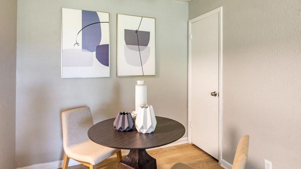 Landing Modern Apartment with Amazing Amenities (ID4935X54) Apartment in Hermitage