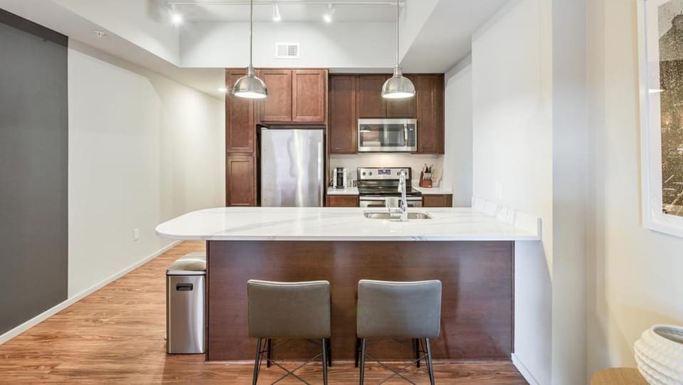 Landing Modern Apartment with Amazing Amenities (ID8368X66) Apartment in Council Bluffs