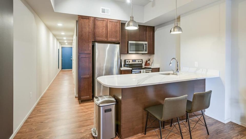 Landing Modern Apartment with Amazing Amenities (ID8368X66) Apartment in Council Bluffs