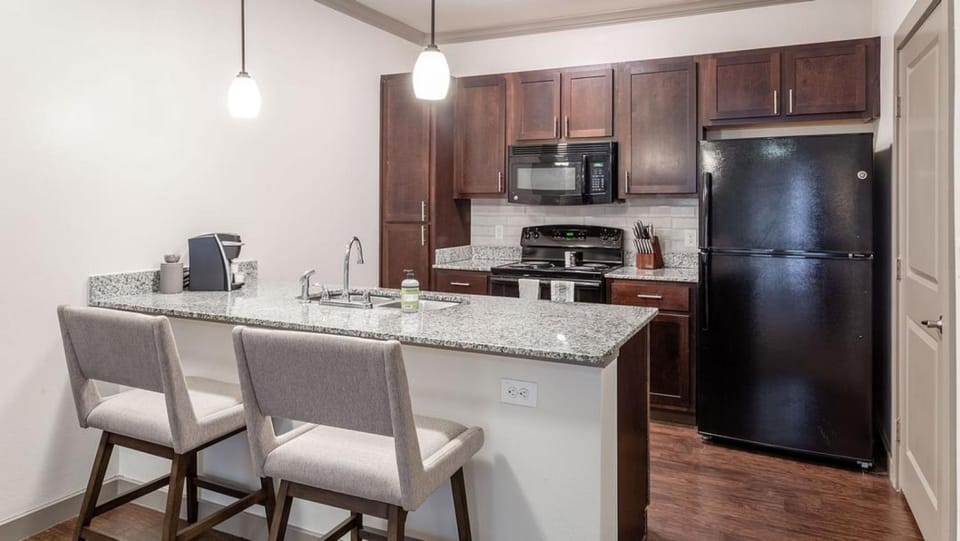 Landing Modern Apartment with Amazing Amenities (ID5173X82) Apartment in Round Rock