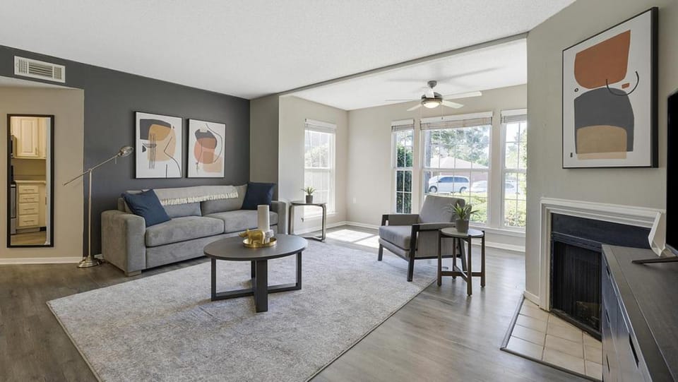 Landing Modern Apartment with Amazing Amenities (ID9825X48) Apartment in Bartlett