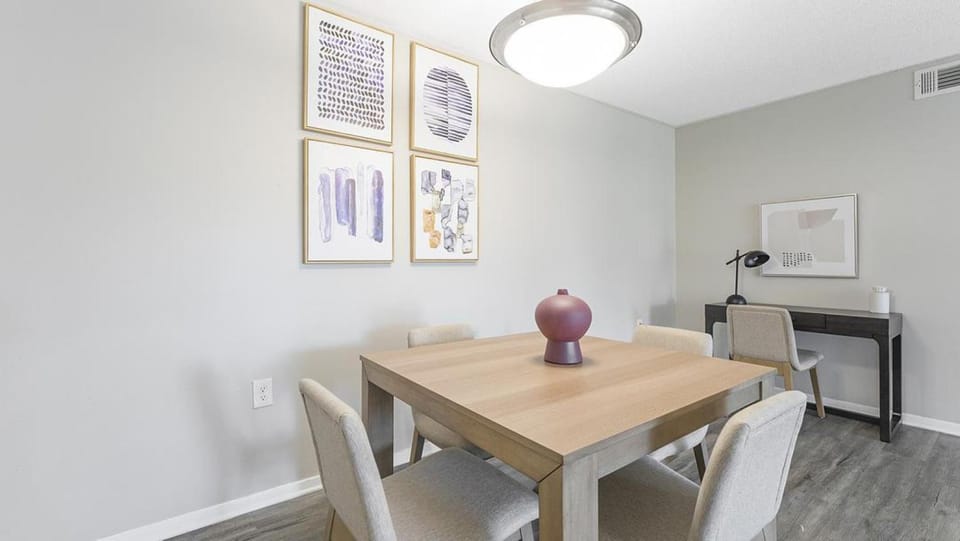 Landing Modern Apartment with Amazing Amenities (ID9825X48) Apartment in Bartlett
