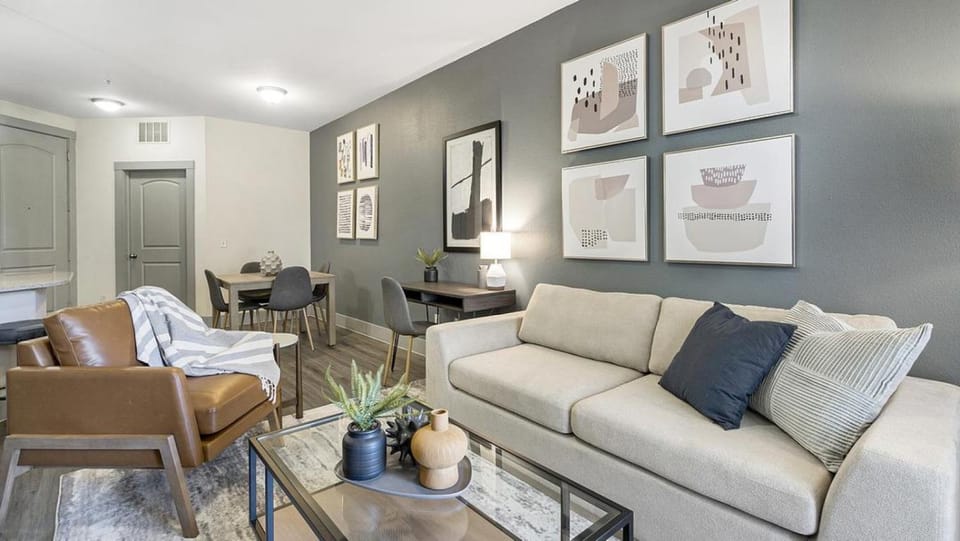 Landing Modern Apartment with Amazing Amenities (ID7650X68) Apartment in Dallas