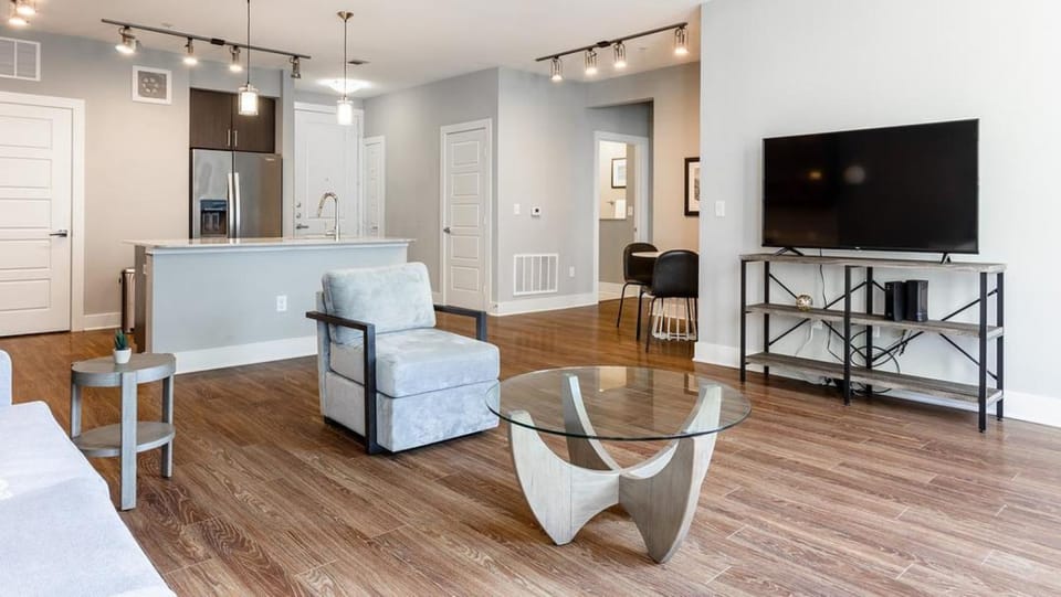 Landing Modern Apartment with Amazing Amenities (ID2297X47) Apartment in Austin