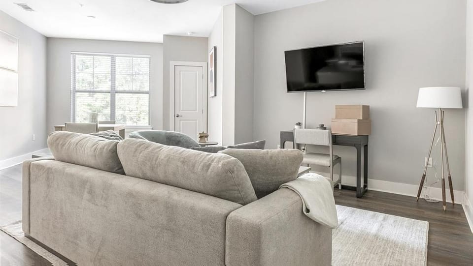 Landing Modern Apartment with Amazing Amenities (ID1183X016) Apartment in Charlotte