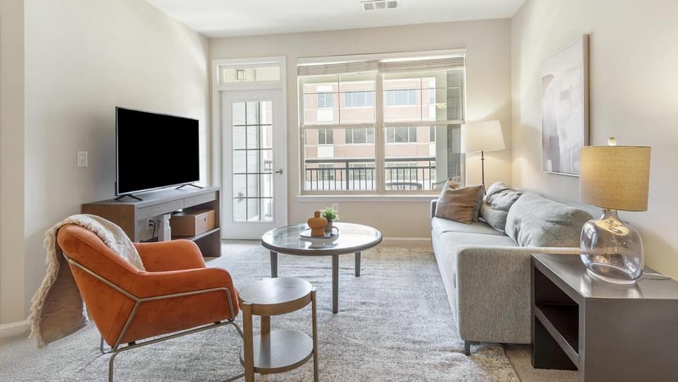 Landing Modern Apartment with Amazing Amenities (ID7965X79) Apartment in Catoctin