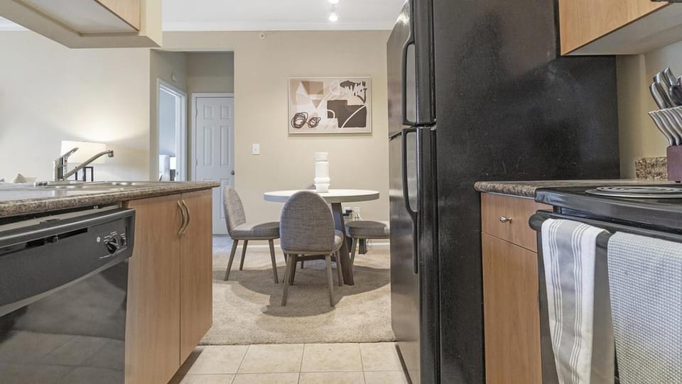 Landing Modern Apartment with Amazing Amenities (ID1182X751) Apartment in Cary