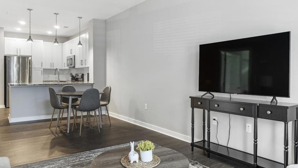 Landing Modern Apartment with Amazing Amenities (ID1286X424) Apartment in Durham
