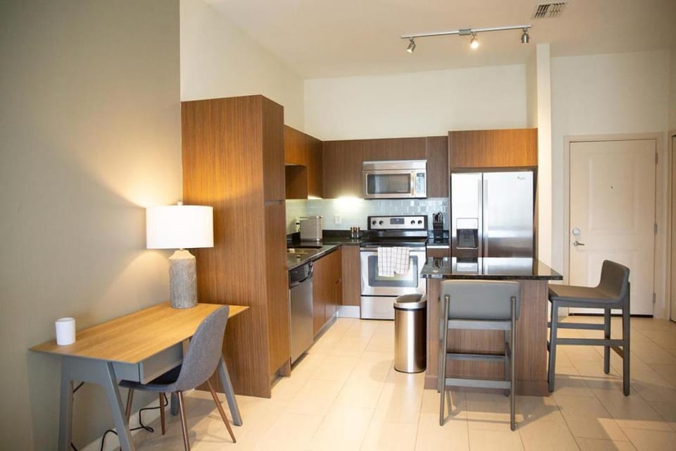 Landing Modern Apartment with Amazing Amenities (ID3353) Apartment in Tampa