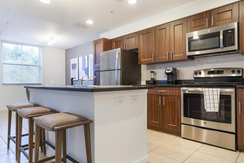 Landing Modern Apartment with Amazing Amenities (ID8375X11) Apartment in West Palm Beach