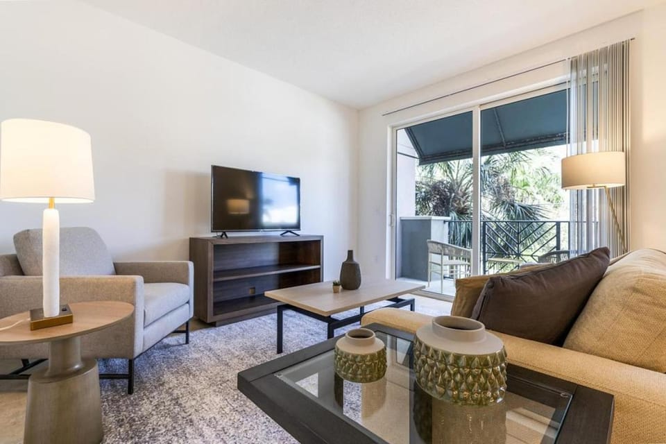 Landing Modern Apartment with Amazing Amenities (ID8375X11) Apartment in West Palm Beach