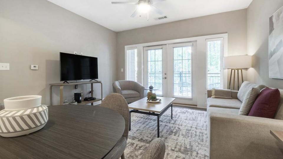 Landing Modern Apartment with Amazing Amenities (ID1663X0) Apartment in Stono River