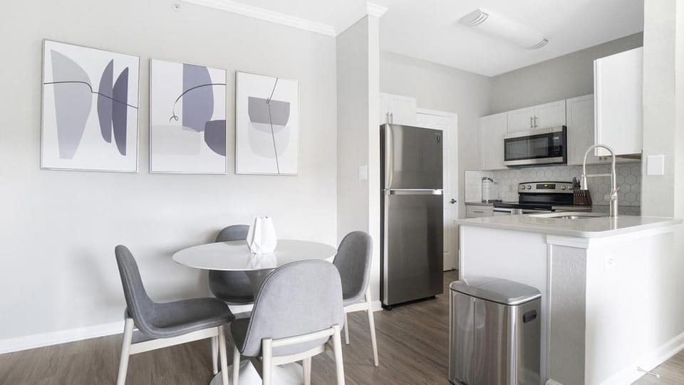 Landing Modern Apartment with Amazing Amenities (ID1206X025) Apartment in Raleigh