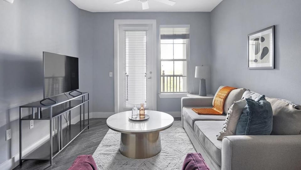 Landing Modern Apartment with Amazing Amenities (ID4332X66) Apartment in Orlando