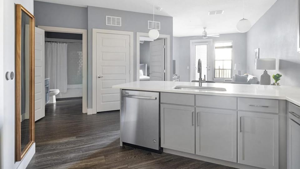 Landing Modern Apartment with Amazing Amenities (ID4332X66) Apartment in Orlando
