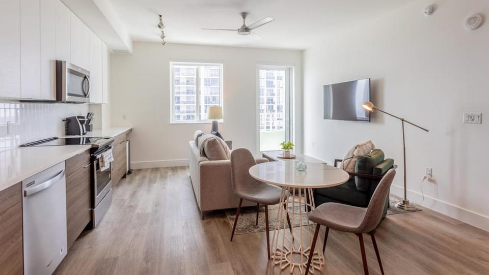 Landing Modern Apartment with Amazing Amenities (ID744) Apartment in Fort Lauderdale