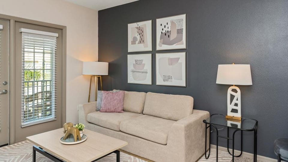 Landing Modern Apartment with Amazing Amenities (ID8767X54) Apartment in Bradenton
