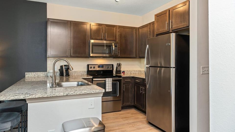 Landing Modern Apartment with Amazing Amenities (ID8767X54) Apartment in Bradenton