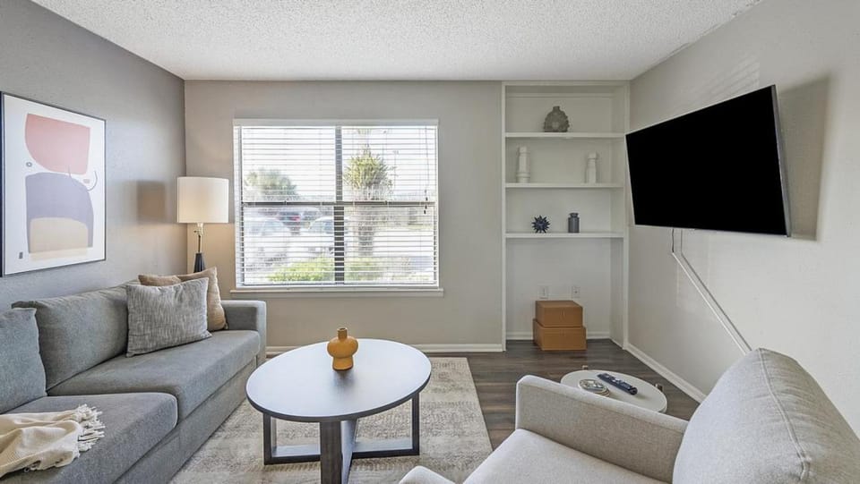 Landing Modern Apartment with Amazing Amenities (ID7958X11) Apartment in Lake Magdalene