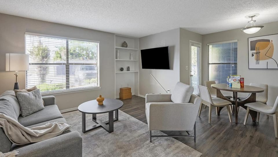 Landing Modern Apartment with Amazing Amenities (ID7958X11) Apartment in Lake Magdalene