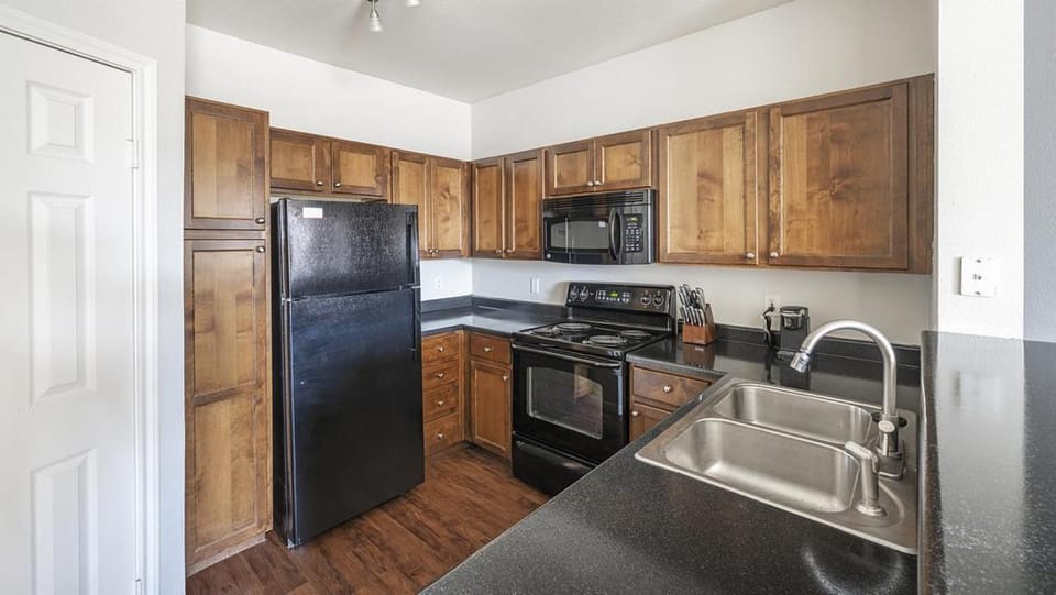 Landing Modern Apartment with Amazing Amenities (ID7793X62) Apartment in Greenwood Village