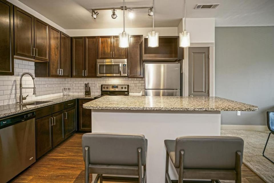 Landing Modern Apartment with Amazing Amenities (ID1246) Apartment in Vestavia Hills