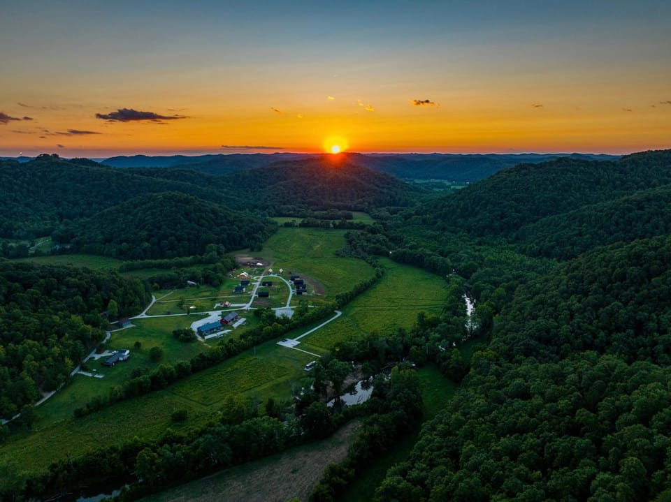 Red River Elusive Elk Glamping Tent 1 Luxury tent in Kentucky