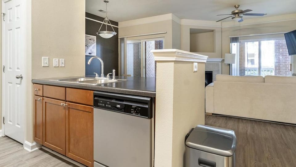 Landing Modern Apartment with Amazing Amenities (ID1189X390) Apartment in Raleigh