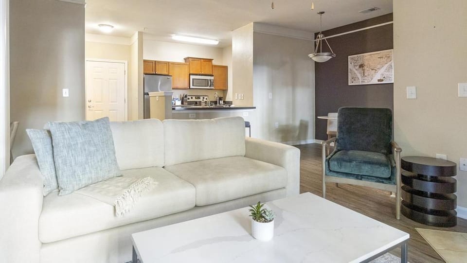 Landing Modern Apartment with Amazing Amenities (ID1189X390) Apartment in Raleigh