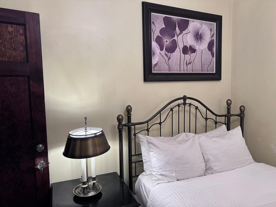 Moreland Guesthouse Historic Former Nuns Convent Homestay Vacation rental in Buffalo