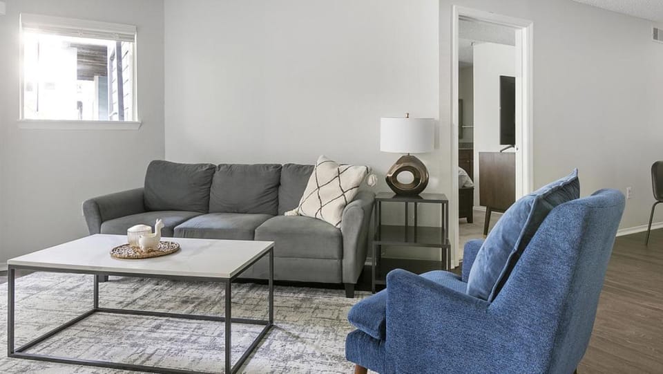 Landing Modern Apartment with Amazing Amenities (ID1387X808) Apartment in Blue Ash