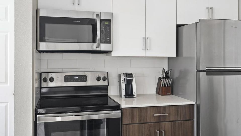 Landing Modern Apartment with Amazing Amenities (ID7911X89) Apartment in South Congress