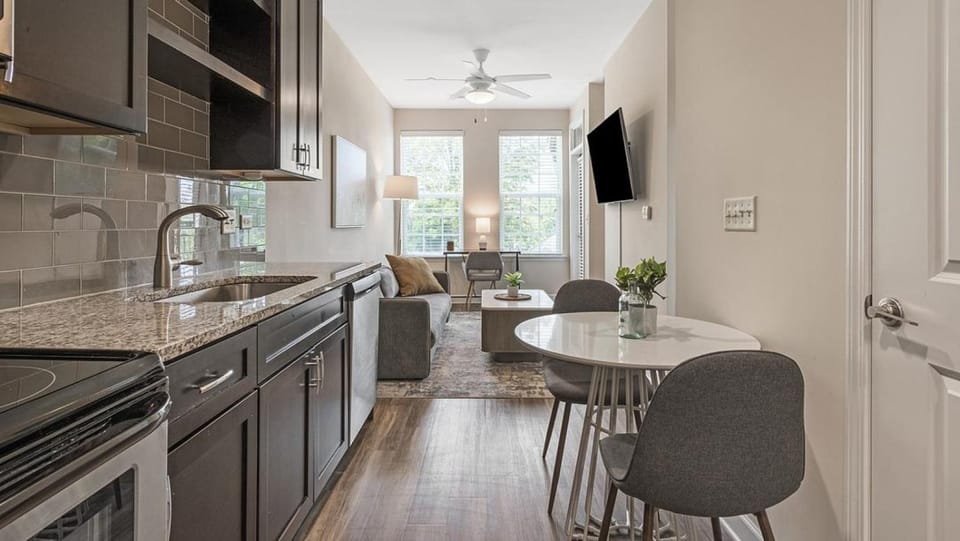 Landing Modern Apartment with Amazing Amenities (ID1506X49) Apartment in Charlotte